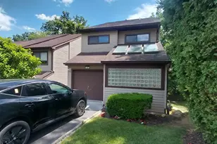 12 The Glen Ln, Glen Head, NY 11545 - Photo 2