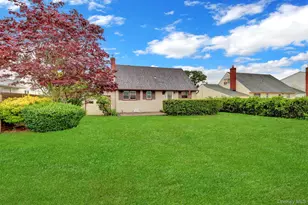 69 Greenwood Dr, North Babylon, NY 11703 - Photo 24