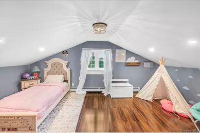 35 Washington Heights Street, Selden, NY 11784 - Photo 16