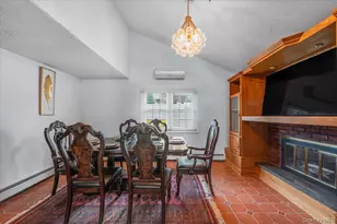 35 Washington Heights St, Selden, NY 11784 - Photo 10