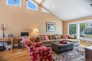 678 Carlyle Ave, Franklin Square, NY 11010 - Photo 6