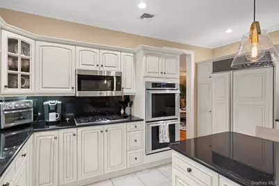 56 Sage Hollow Court, Dix Hills, NY 11746 - Photo 16