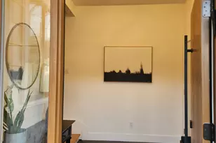 25 Lewis Ln, Port Washington, NY 11050 - Photo 4
