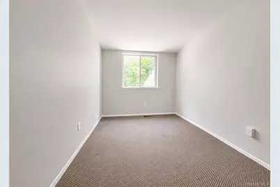 136 Hill Crescent, Calverton, NY 11933 - Photo 10