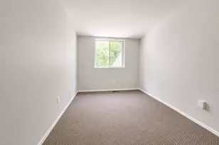 136 Hill Crescent, Calverton, NY 11933 - Photo 10