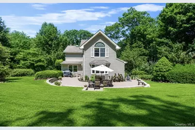 111 Stony Hollow Road, Centerport, NY 11721 - Photo 4