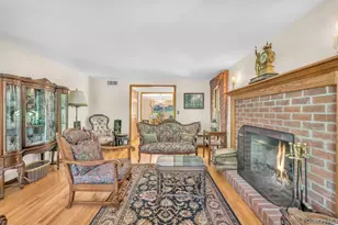 111 Stony Hollow Rd, Centerport, NY 11721 - Photo 10