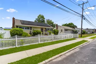 3414 Great Neck Rd, Amityville, NY 11701 - Photo 2