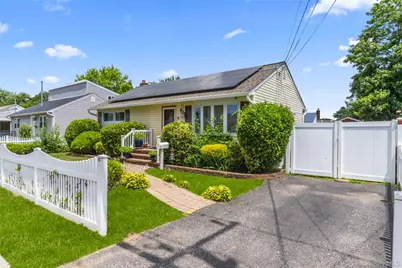 3414 Great Neck Road, Amityville, NY 11701 - Photo 2