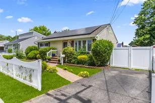 3414 Great Neck Rd, Amityville, NY 11701 - Photo 2