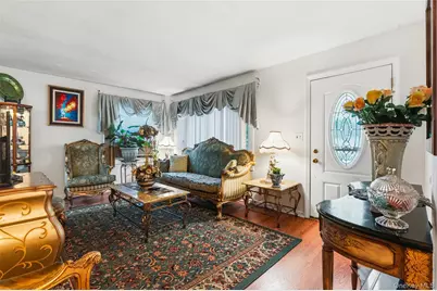 3414 Great Neck Road, Amityville, NY 11701 - Photo 8