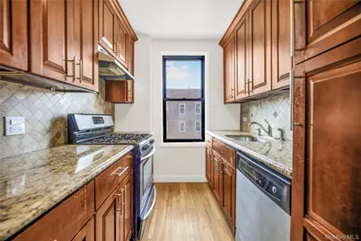 525 W 235th Street #6E, Bronx, NY 10463 - Photo 8