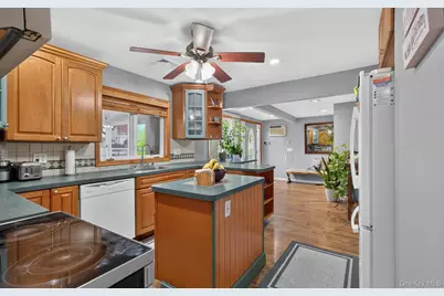 5 Long Lane, Levittown, NY 11758 - Photo 6