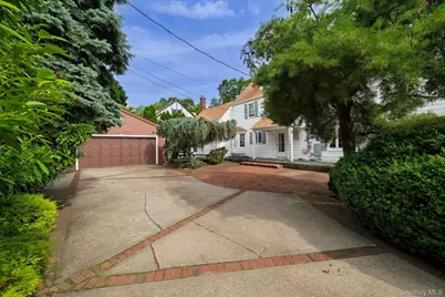 68 Oxford Road, Rockville Centre, NY 11570 - Photo 30