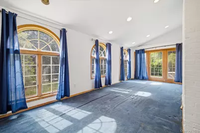 68 Oxford Road, Rockville Centre, NY 11570 - Photo 6