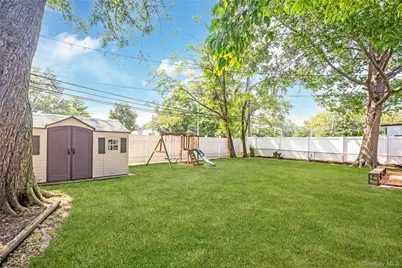 201 Cypress Lane W, Westbury, NY 11590 - Photo 22