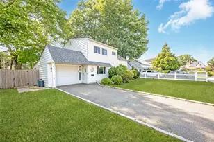 201 Cypress Ln W, Westbury, NY 11590 - Photo 2