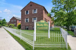 201-06 Rocky Hill Rd, Bayside, NY 11361 - Photo 12