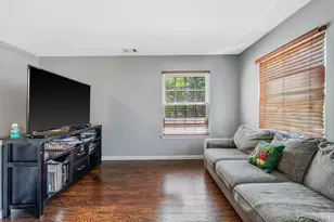 124 Fairview Cir, Middle Island, NY 11953 - Photo 2