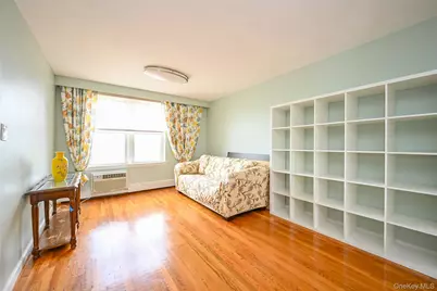 84-70 129th Street #6C, Kew Gardens, NY 11415 - Photo 12