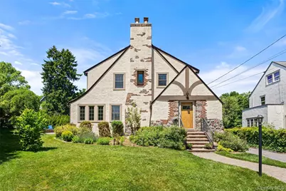 10 Cambridge Court, Larchmont, NY 10538 - Photo 1