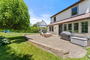 10 Cambridge Ct, Larchmont, NY 10538 - Photo 24