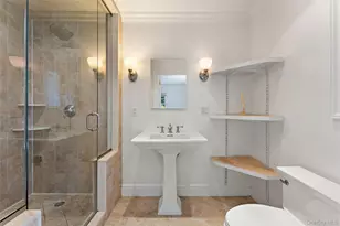 10 Cambridge Ct, Larchmont, NY 10538 - Photo 20