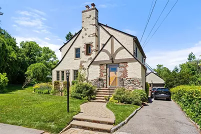 10 Cambridge Court, Larchmont, NY 10538 - Photo 2