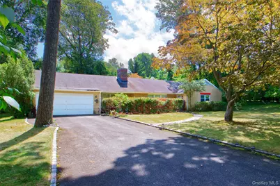 82 The Serpentine, Roslyn, NY 11576 - Photo 1