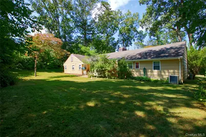 82 The Serpentine, Roslyn, NY 11576 - Photo 4
