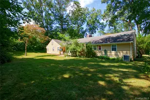 82 The Serpentine, Roslyn, NY 11576 - Photo 4