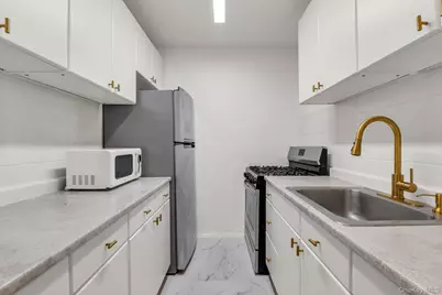 125-10 Queens Boulevard #901, Kew Gardens, NY 11415 - Photo 10