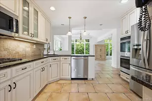 15 Seneca Pl, Jericho, NY 11753 - Photo 12