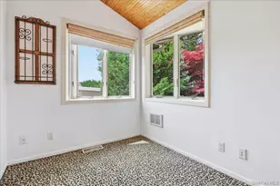 15 Seneca Pl, Jericho, NY 11753 - Photo 16