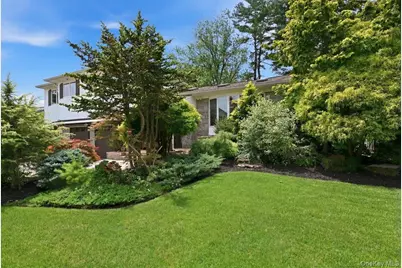 15 Seneca Place, Jericho, NY 11753 - Photo 2