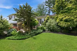 15 Seneca Pl, Jericho, NY 11753 - Photo 2