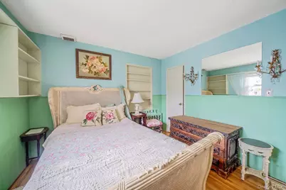 18 E Bay Drive, West Islip, NY 11795 - Photo 14