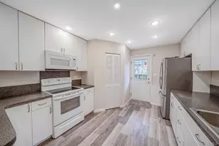 18 E Bay Dr, West Islip, NY 11795 - Photo 6
