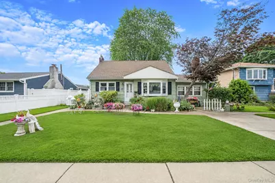 18 E Bay Drive, West Islip, NY 11795 - Photo 1