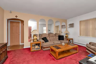 20 Francine Drive N, Massapequa, NY 11758 - Photo 2