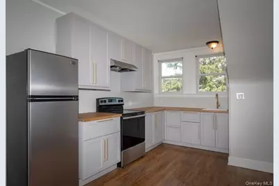 173 Sea Cliff Avenue #3, Sea Cliff, NY 11579 - Photo 2