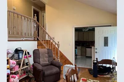 7 Squires Avenue, Port Jefferson Station, NY 11776 - Photo 4