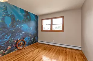 7 Freedom Ct, Babylon, NY 11702 - Photo 14