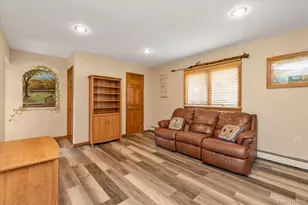 7 Freedom Ct, Babylon, NY 11702 - Photo 8
