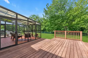 7 Freedom Ct, Babylon, NY 11702 - Photo 20