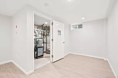 152 Whitson Street, Forest Hills, NY 11375 - Photo 20