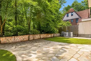 1-52 Whitson St, Forest Hills, NY 11375 - Photo 46