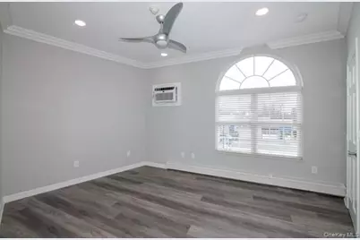 183 N Wellwood Avenue #8, Lindenhurst, NY 11757 - Photo 8