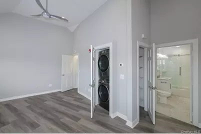 183 N Wellwood Avenue #8, Lindenhurst, NY 11757 - Photo 6
