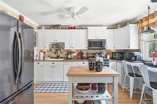 50 Amsterdam Rd, Smithtown, NY 11787 - Photo 12
